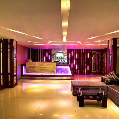 Vio Hotel Veteran Bandung Exterior photo