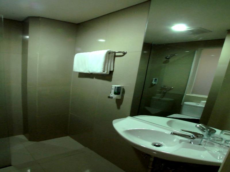Vio Hotel Veteran Bandung Exterior photo