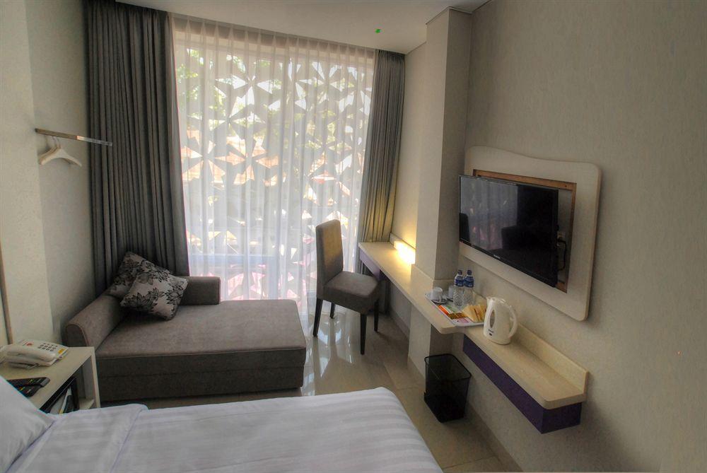 Vio Hotel Veteran Bandung Exterior photo