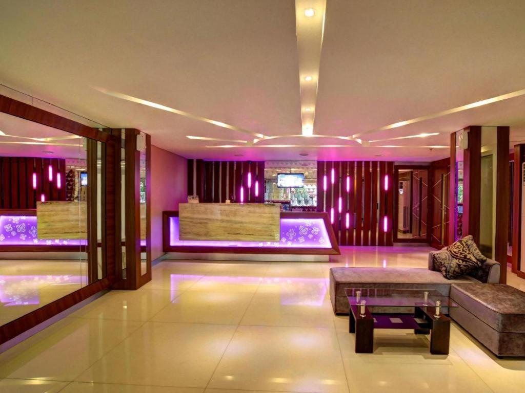 Vio Hotel Veteran Bandung Exterior photo