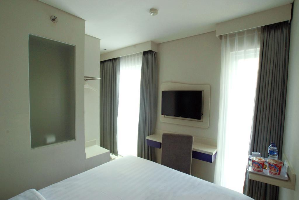 Vio Hotel Veteran Bandung Room photo